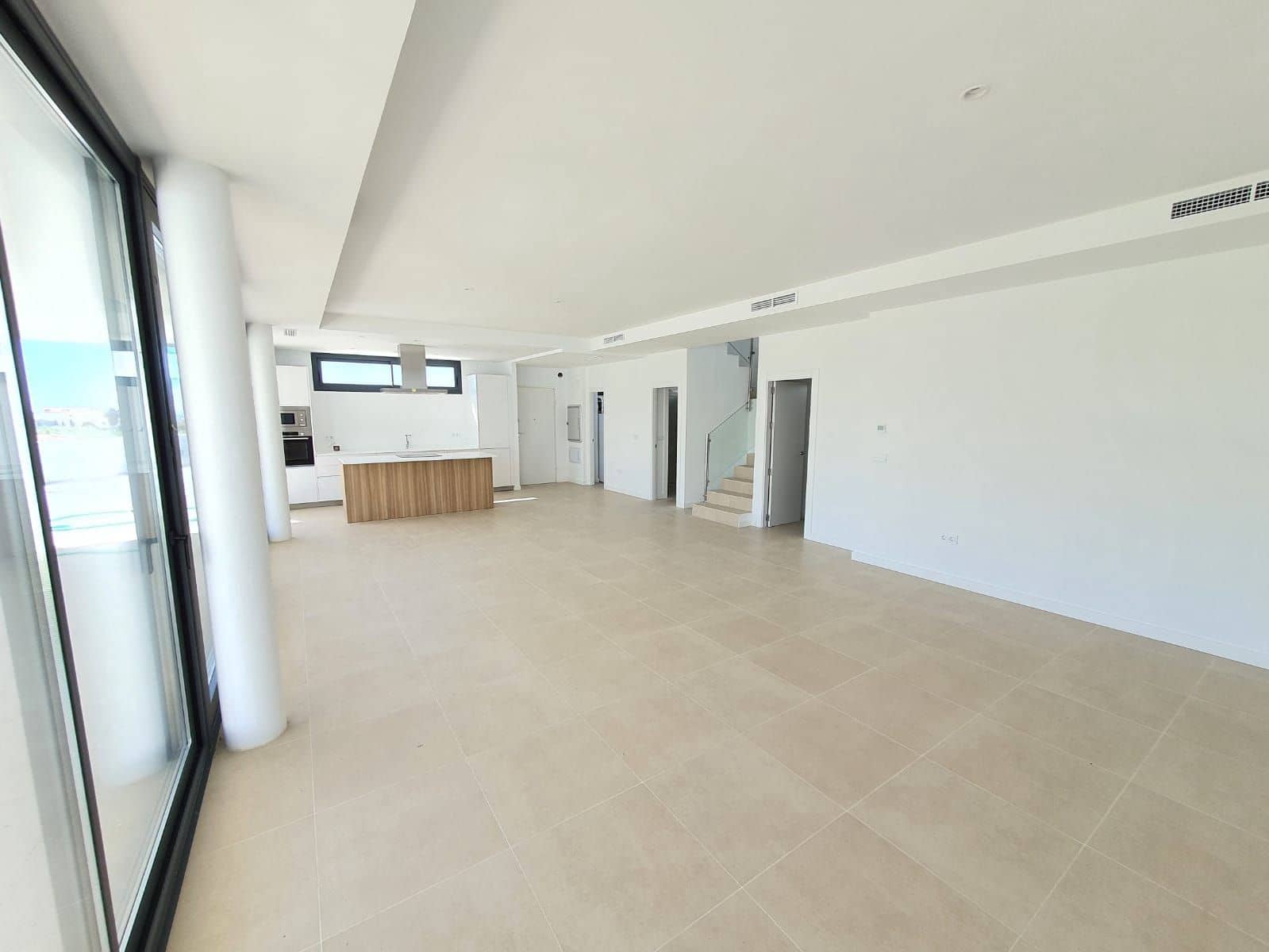 4 Zimmer Villa zu verkaufen in La Duquesa / Puerto de la Duquesa mit Pool - 1.065.000 € (Ref: 9456703)