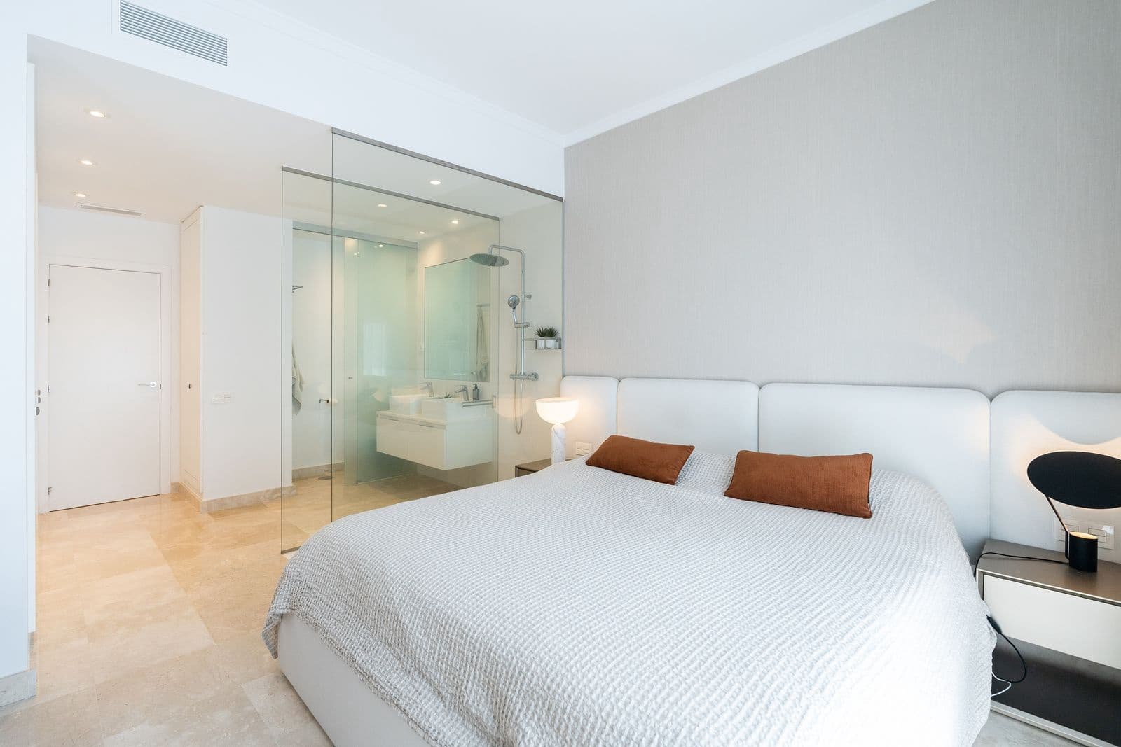 2 slaapkamer Penthouse te koop in El Paraiso met zwembad garage - € 650.000 (Ref: 9456709)