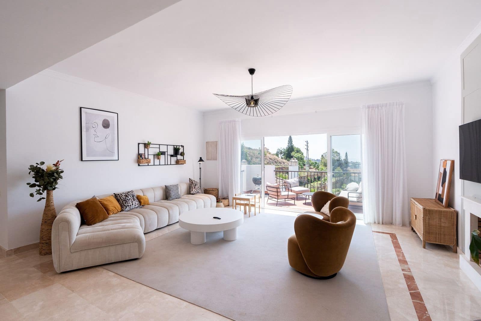 2 slaapkamer Penthouse te koop in El Paraiso met zwembad garage - € 650.000 (Ref: 9456709)