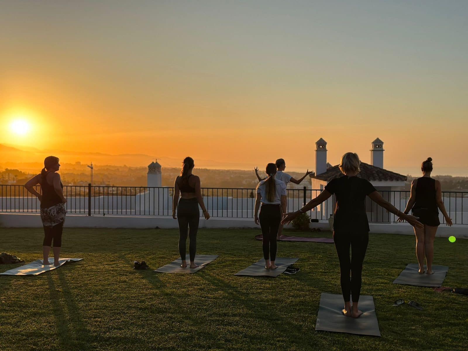 2 slaapkamer Penthouse te koop in El Paraiso met zwembad garage - € 650.000 (Ref: 9456709)