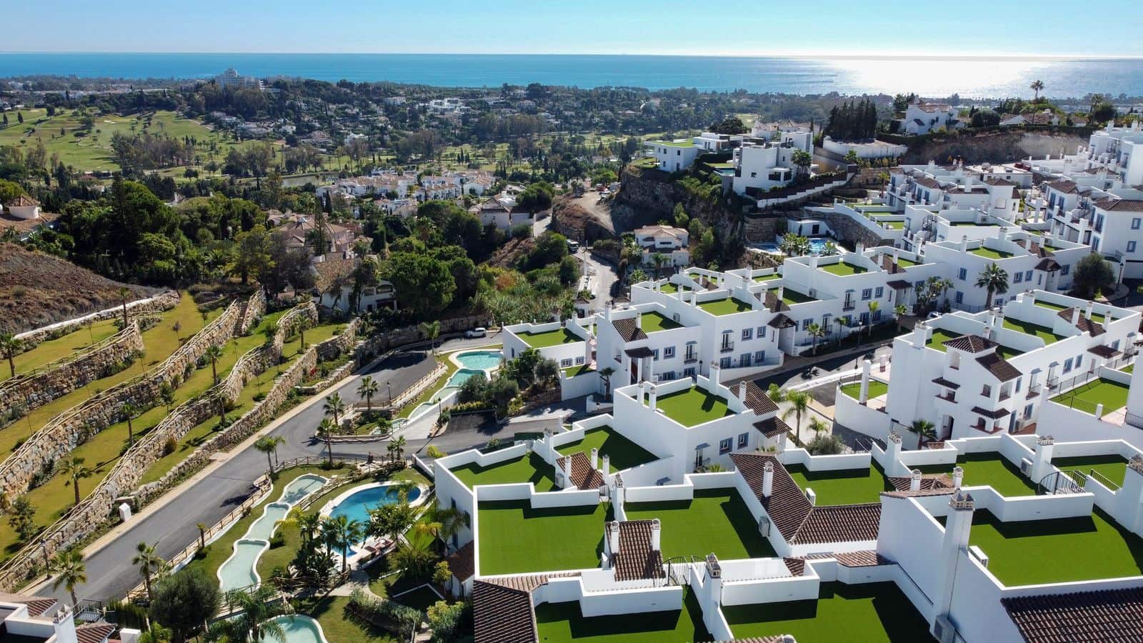 2 slaapkamer Penthouse te koop in El Paraiso met zwembad garage - € 650.000 (Ref: 9456709)