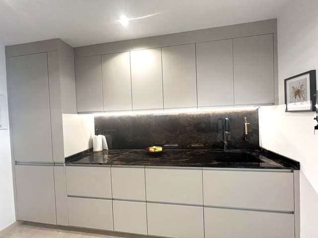 3 soveværelse Lejlighed til salg i El Paraiso, Estepona - € 695.000 (Ref: 9456717)