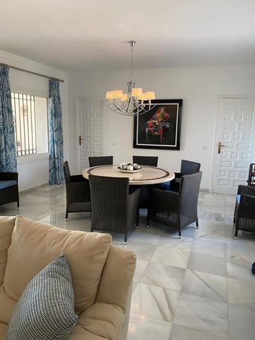 4 soveværelse Villa til salg i El Paraiso, Estepona - € 1.600.000 (Ref: 9456721)