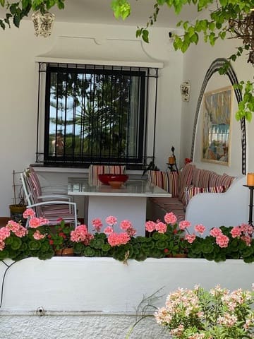 4 soveværelse Villa til salg i El Paraiso, Estepona - € 1.600.000 (Ref: 9456721)