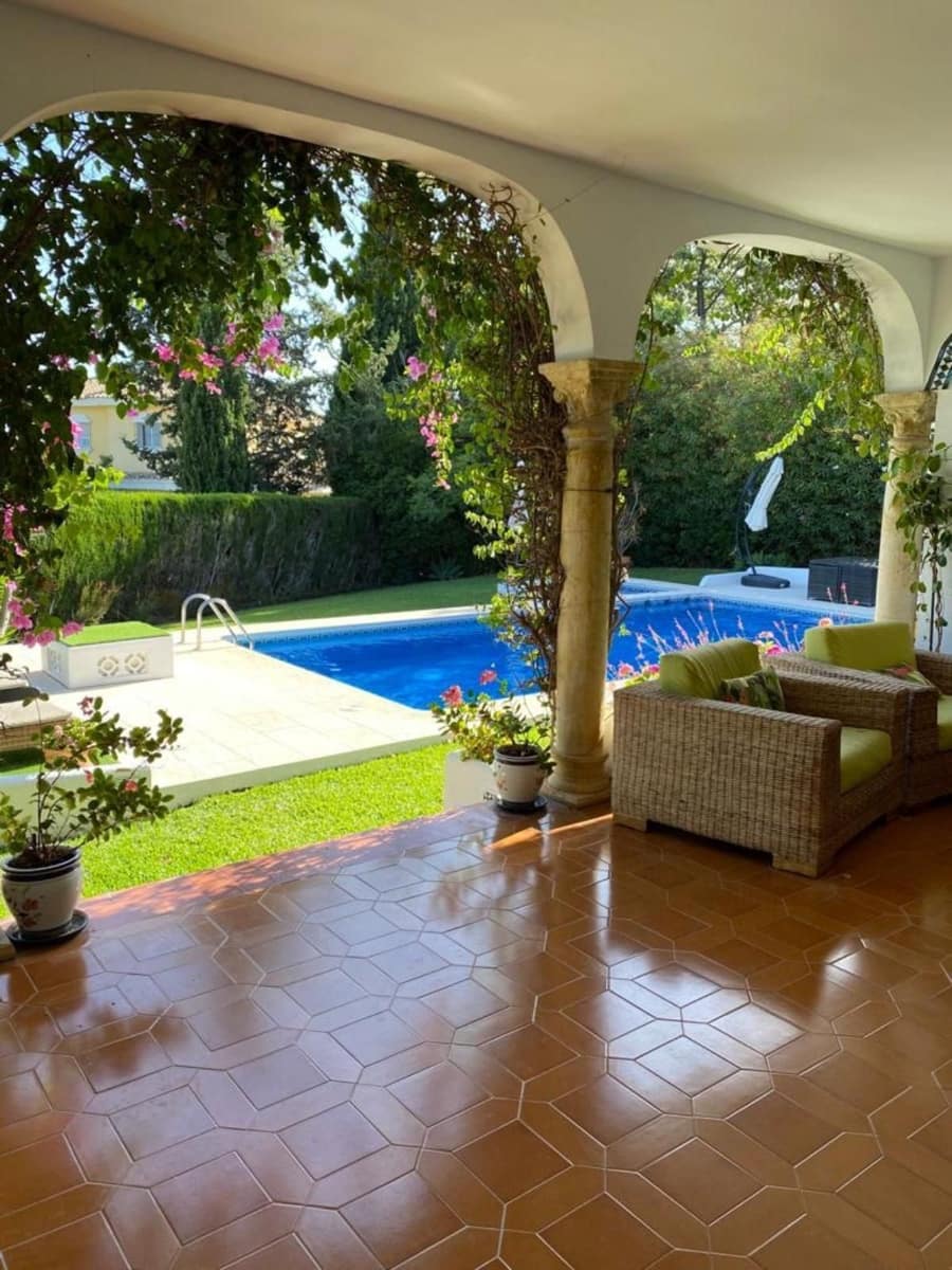 4 sypialnia Willa na sprzedaż w El Paraiso - 1 600 000 € (Ref: 9456721)