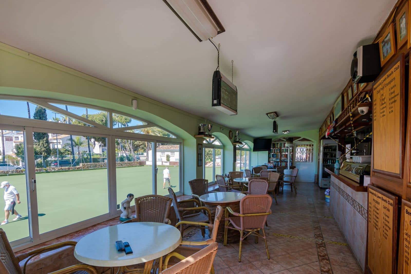 Restaurante/Bar para venda em El Paraiso - 225 000 € (Ref: 9456725)