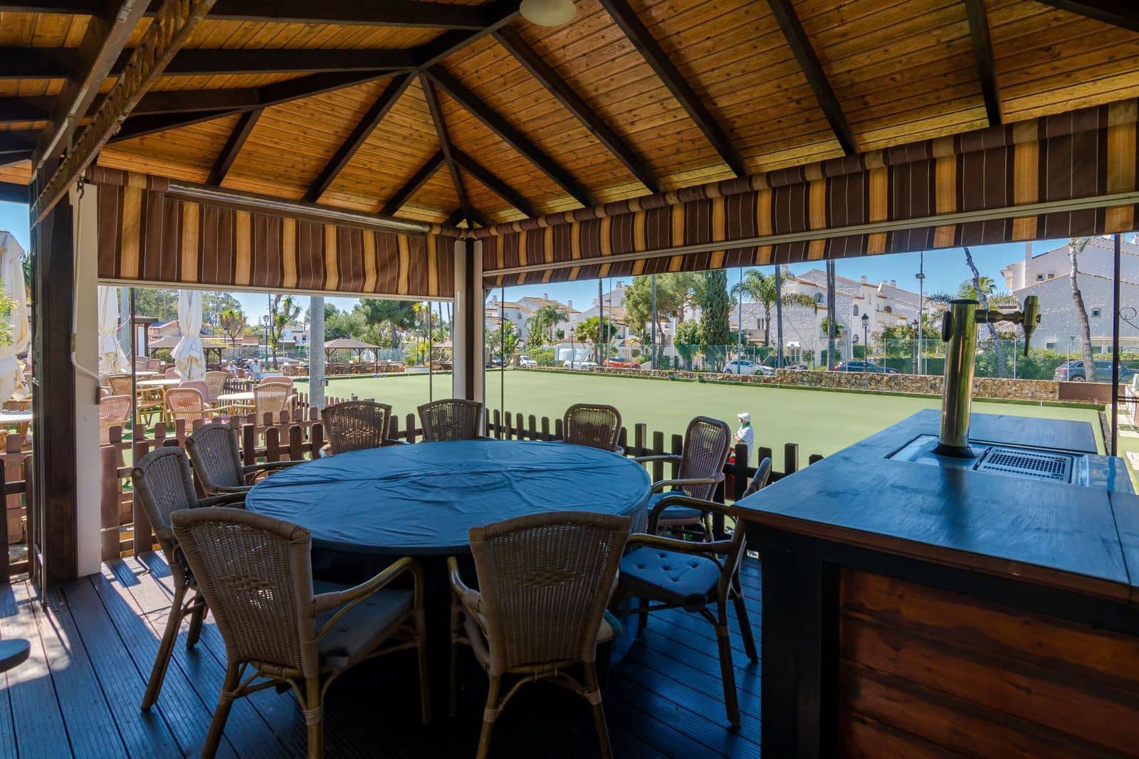 Restaurante/Bar para venda em El Paraiso - 225 000 € (Ref: 9456725)