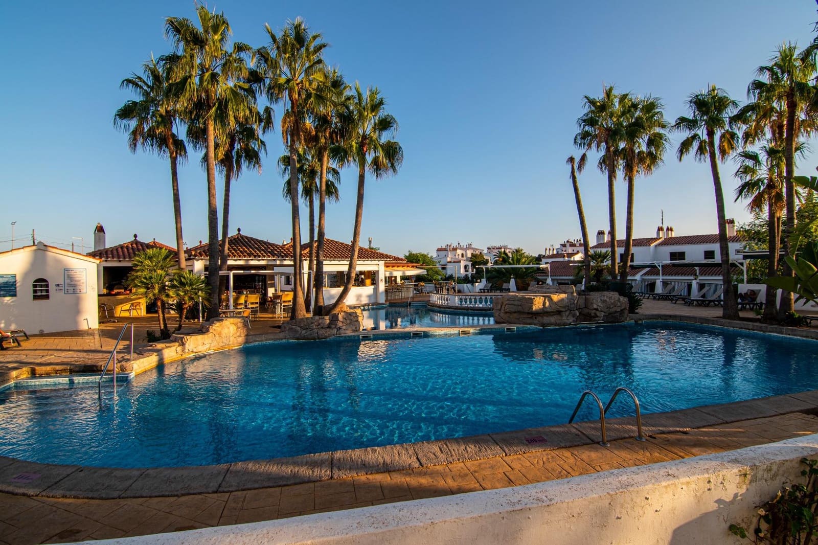 2 Zimmer Apartment zu verkaufen in Cala'n Porter mit Pool - 290.000 € (Ref: 9942477)