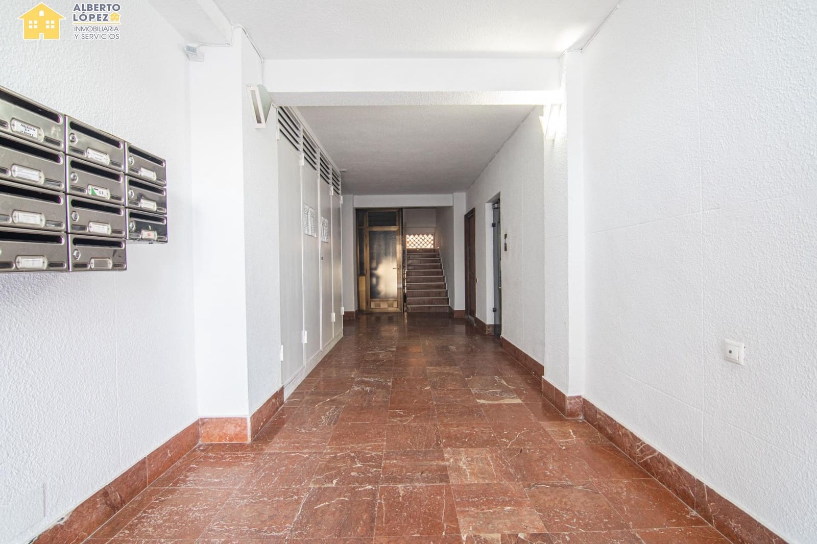 2 slaapkamer Flat te koop in Arenales del Sol - € 220.000 (Ref: 10032153)