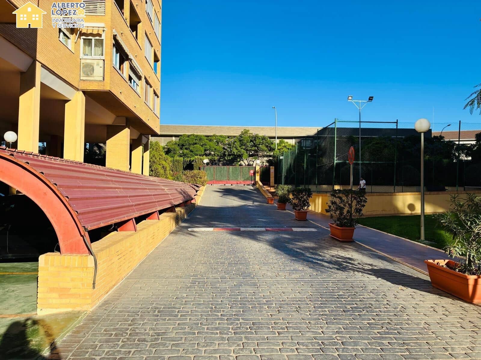 Garasje til salgs i Alicante by - € 17 000 (Ref: 10100310)