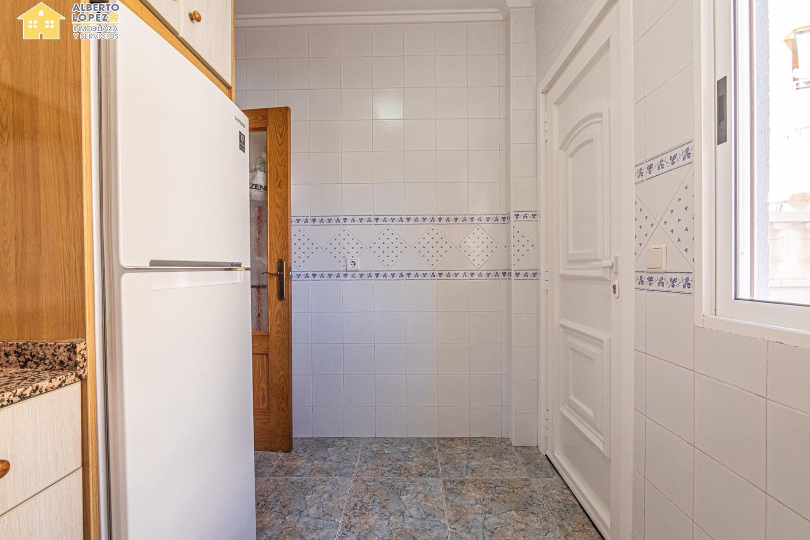 2 makuuhuone Bungalow myytävänä paikassa Arenales del Sol mukana uima-altaan - 250 000 € (Ref: 10120015)