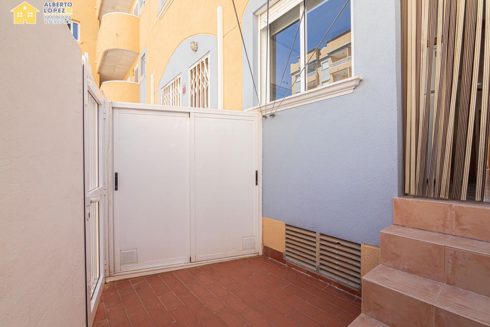 2 makuuhuone Bungalow myytävänä paikassa Arenales del Sol mukana uima-altaan - 250 000 € (Ref: 10120015)