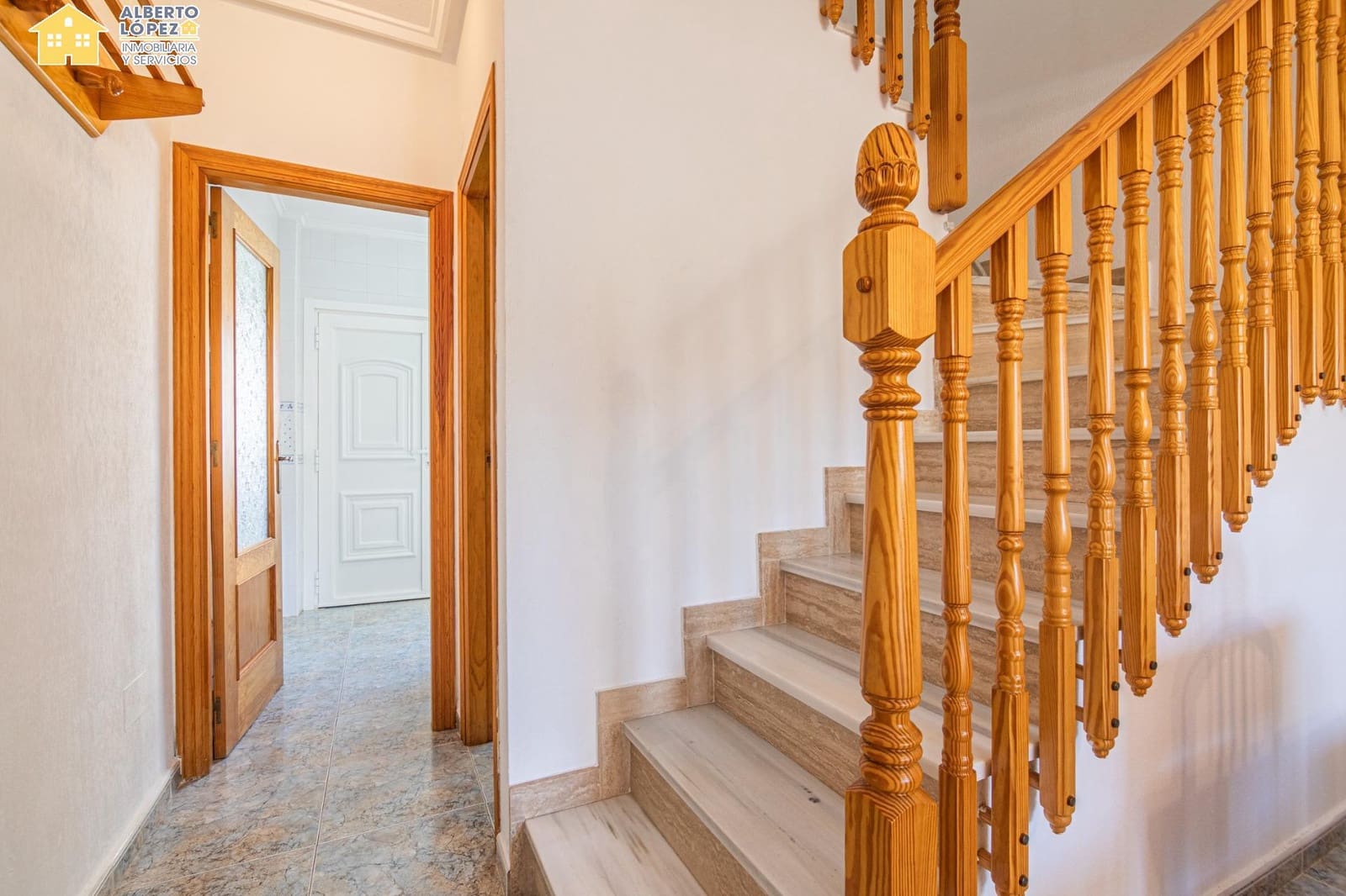 2 makuuhuone Bungalow myytävänä paikassa Arenales del Sol mukana uima-altaan - 250 000 € (Ref: 10120015)