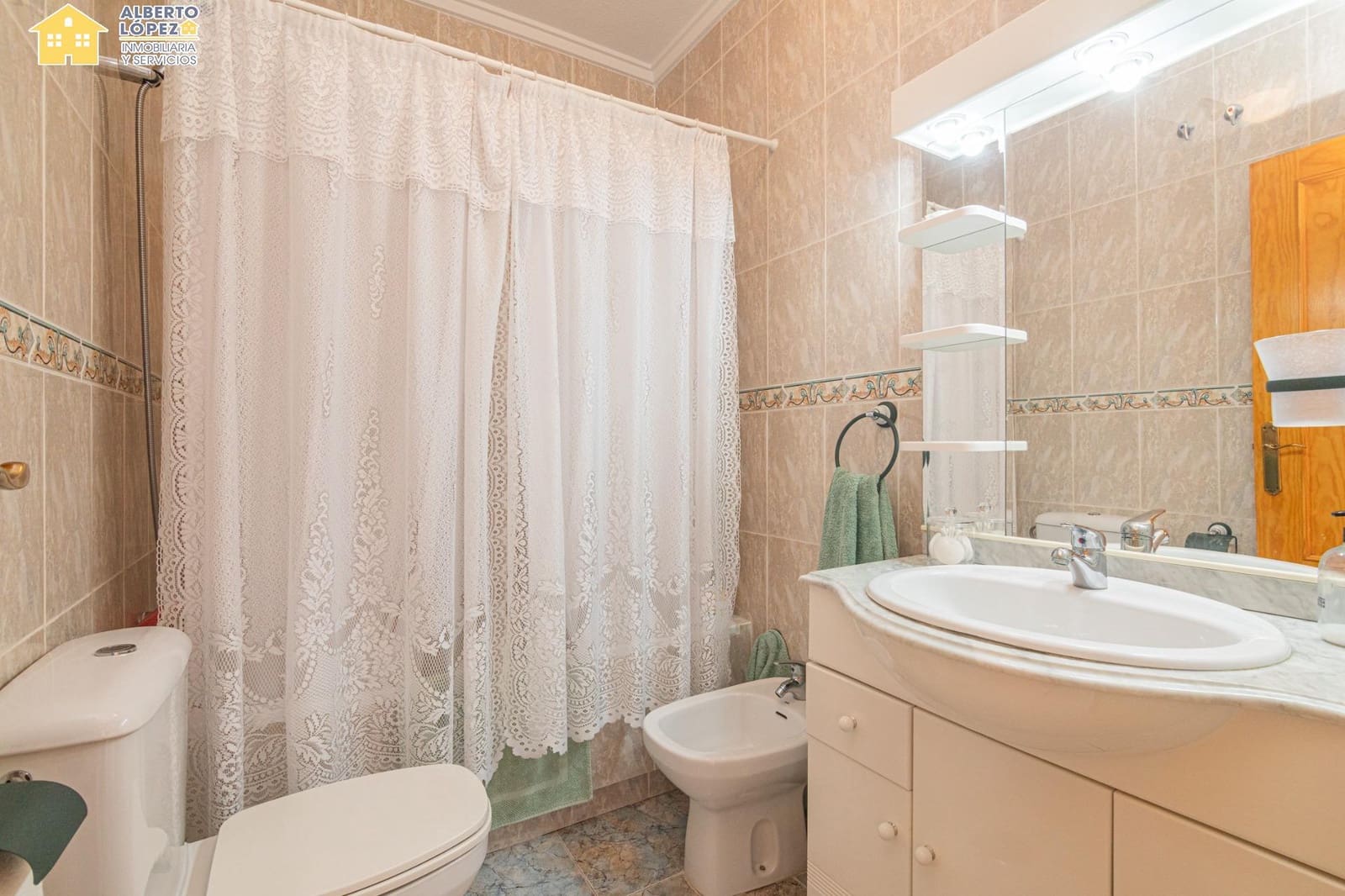 2 makuuhuone Bungalow myytävänä paikassa Arenales del Sol mukana uima-altaan - 250 000 € (Ref: 10120015)