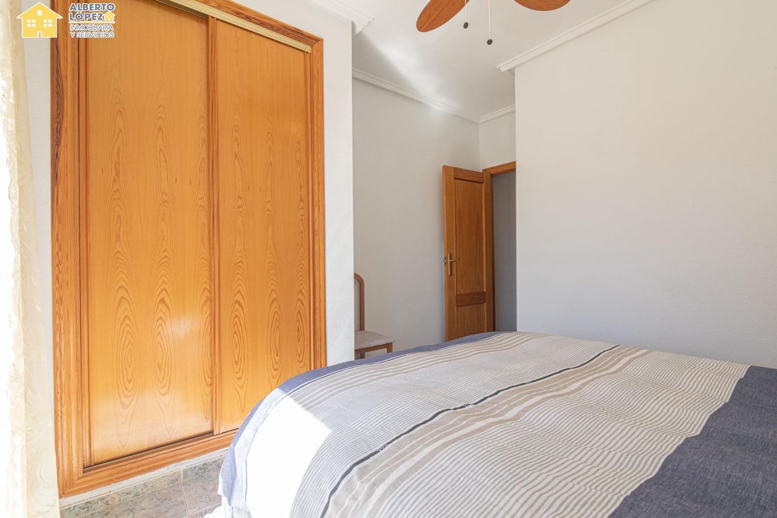 2 makuuhuone Bungalow myytävänä paikassa Arenales del Sol mukana uima-altaan - 250 000 € (Ref: 10120015)