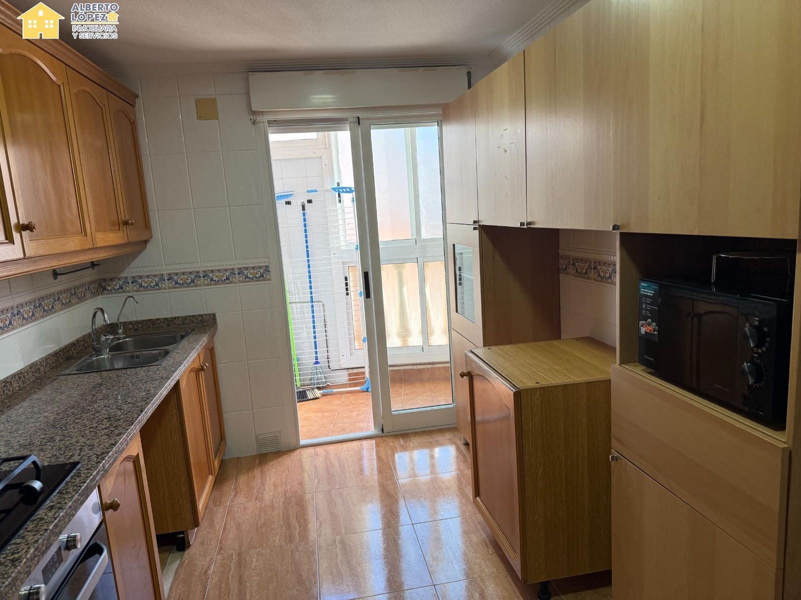 3 quarto Apartamento para arrendar em El Altet - 800 € (Ref: 8599572)