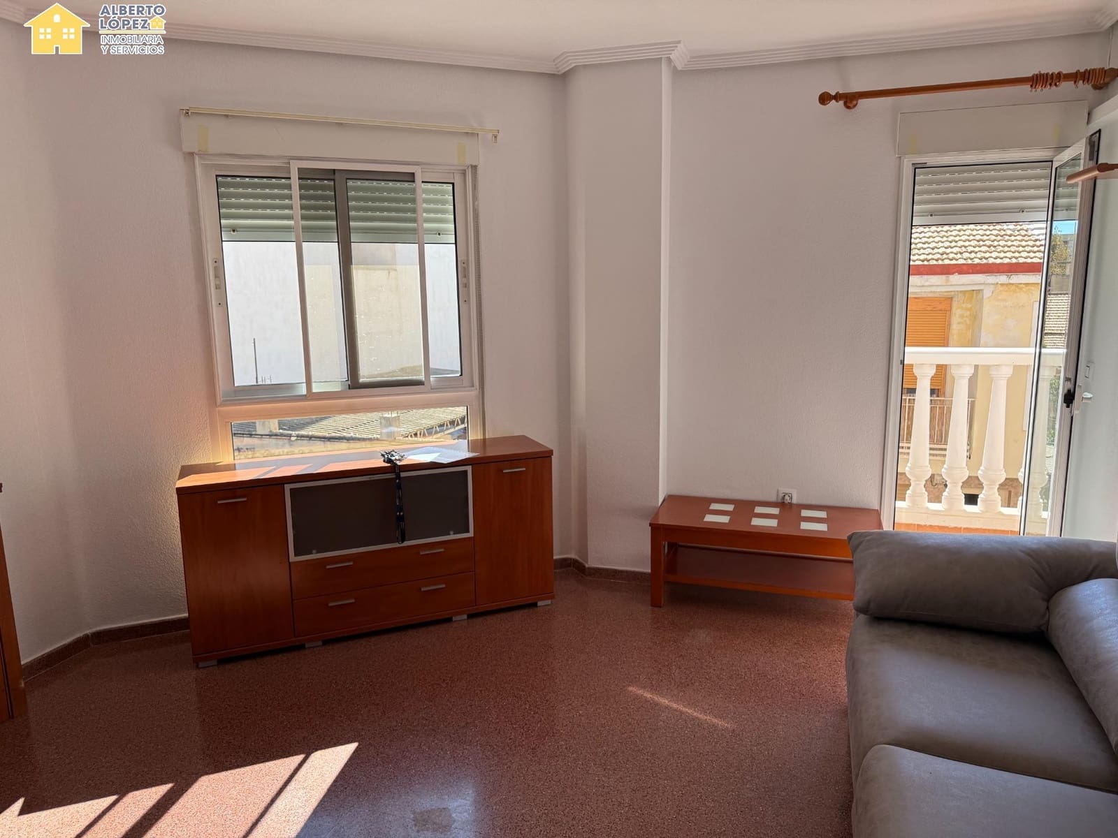 3 quarto Apartamento para arrendar em El Altet - 800 € (Ref: 8599572)