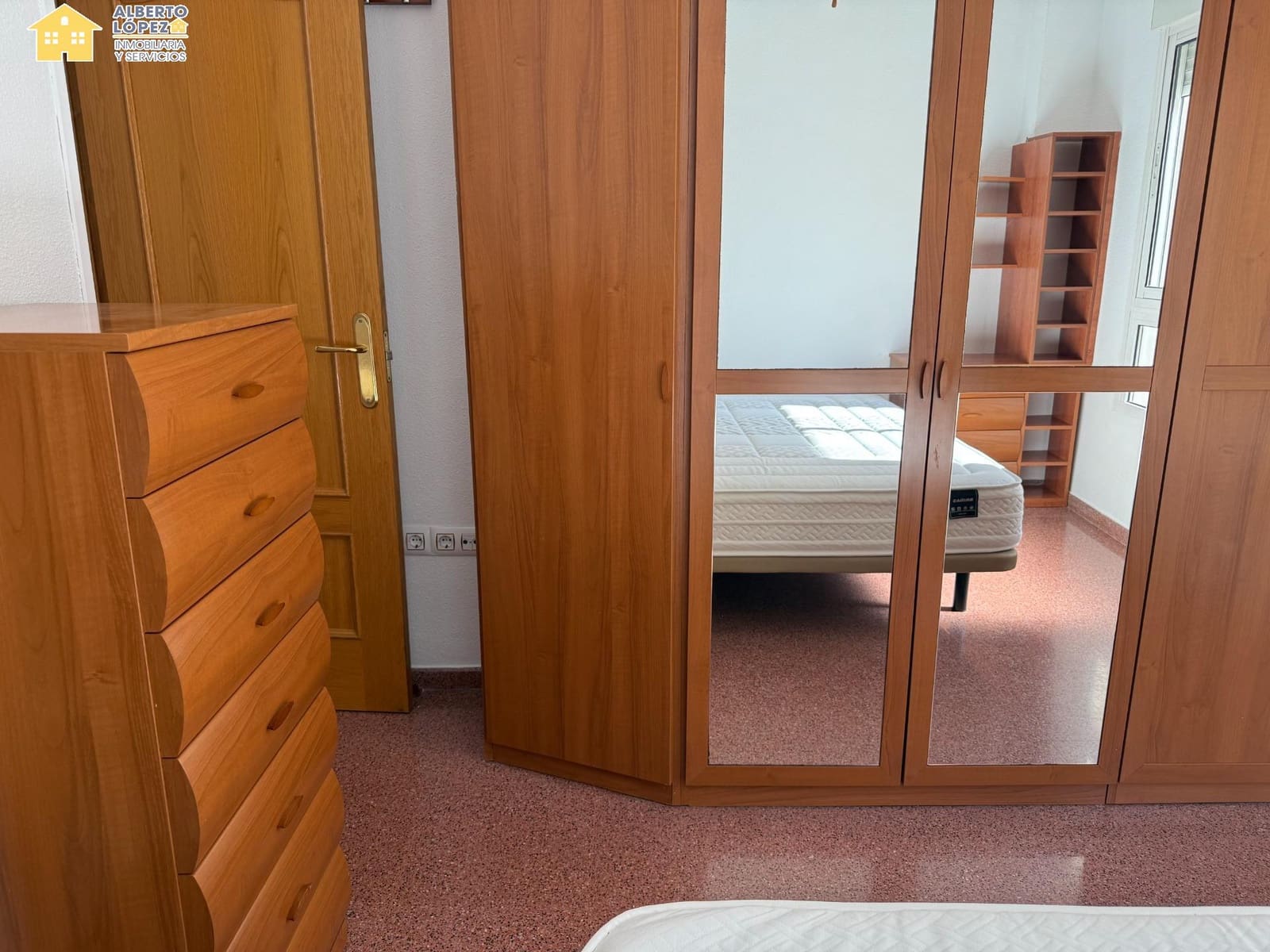 3 quarto Apartamento para arrendar em El Altet - 800 € (Ref: 8599572)