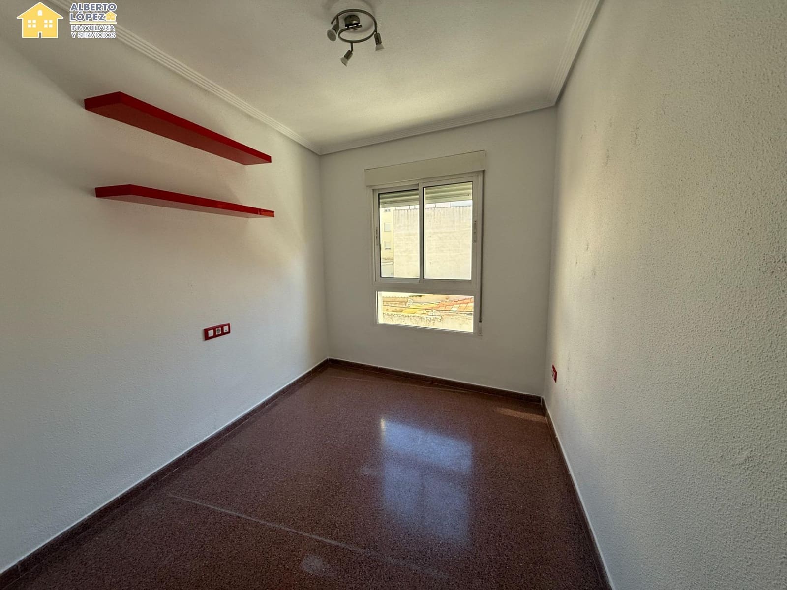 3 quarto Apartamento para arrendar em El Altet - 800 € (Ref: 8599572)