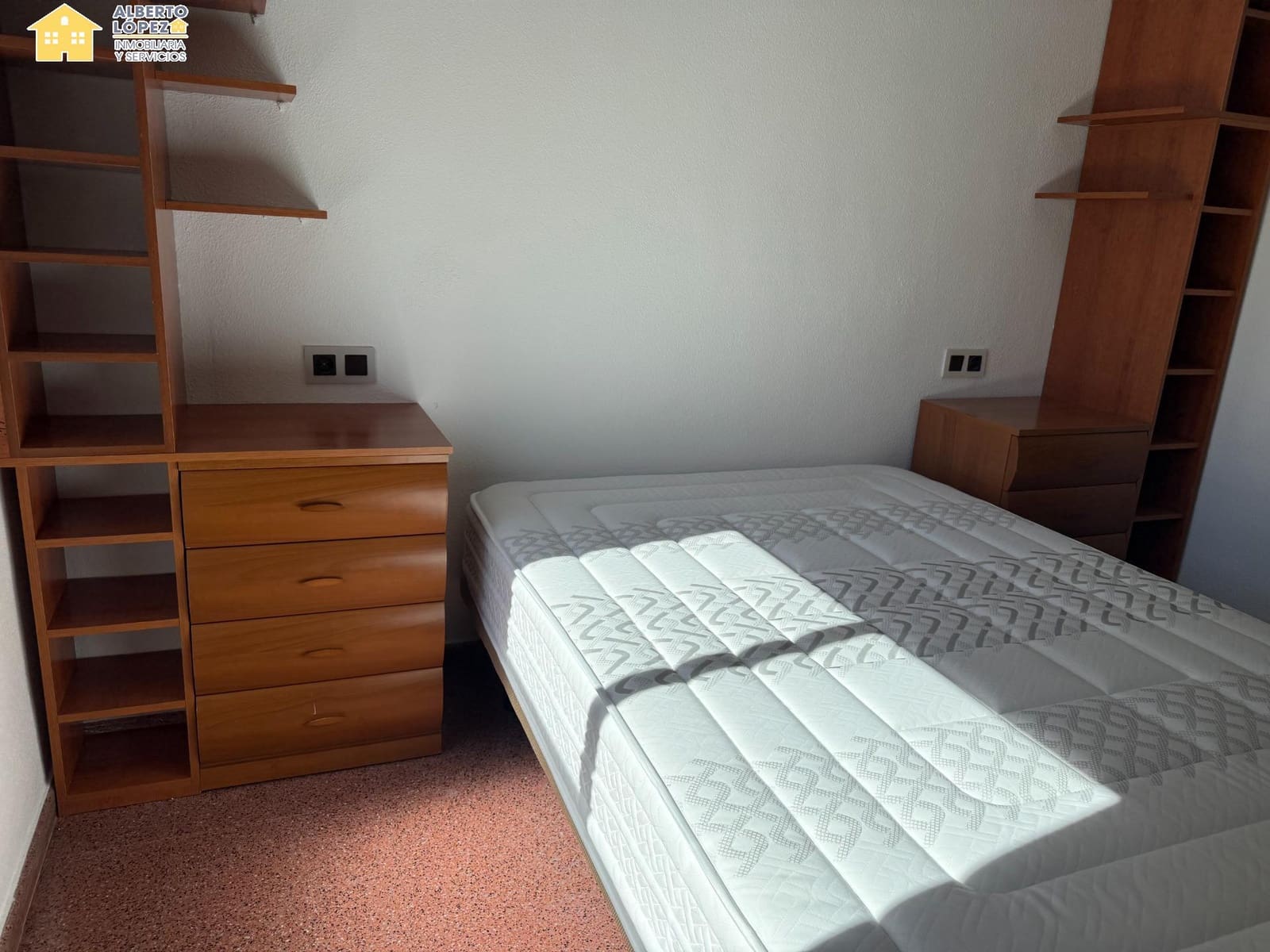 3 quarto Apartamento para arrendar em El Altet - 800 € (Ref: 8599572)