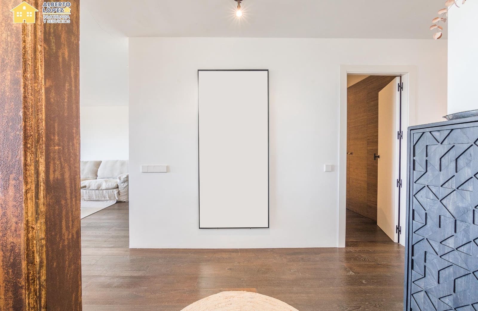 2 soverom Leilighet til leie i Alicante by med garasje - € 2 500 (Ref: 9230493)