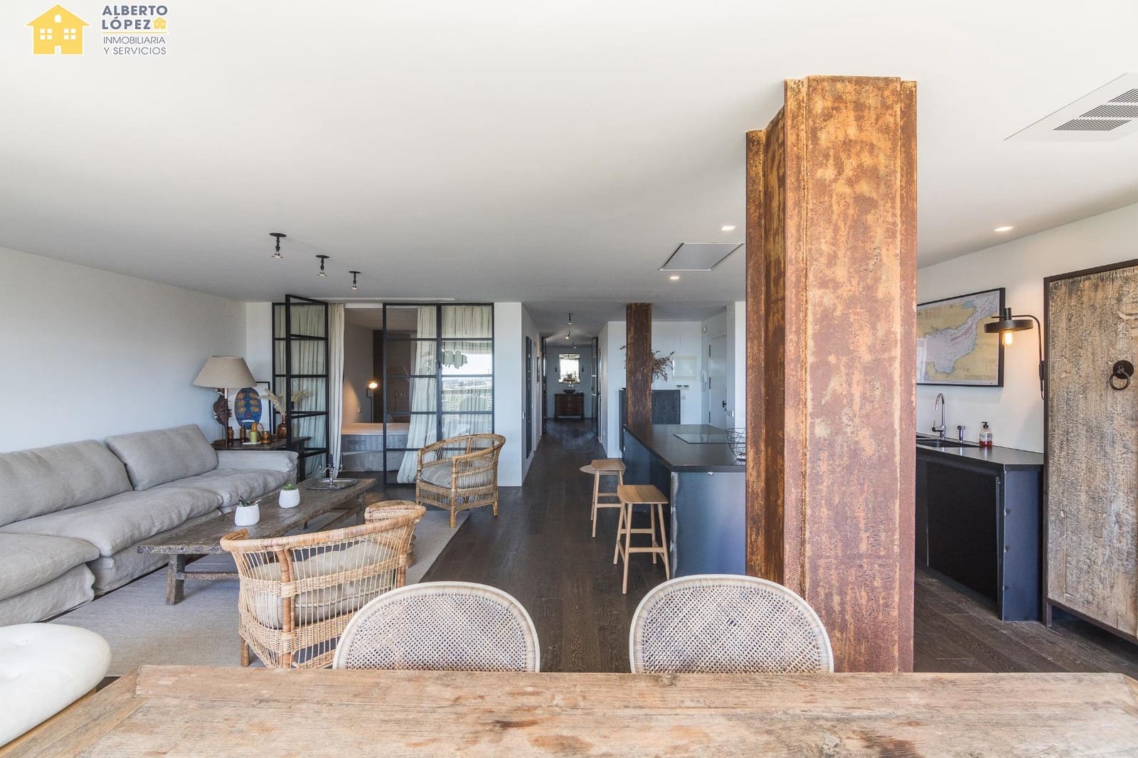 2 soverom Leilighet til leie i Alicante by med garasje - € 2 500 (Ref: 9230493)