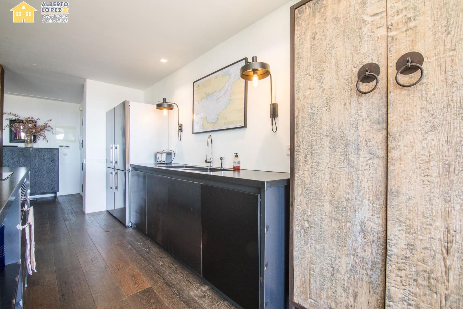 2 soverom Leilighet til leie i Alicante by med garasje - € 2 500 (Ref: 9230493)