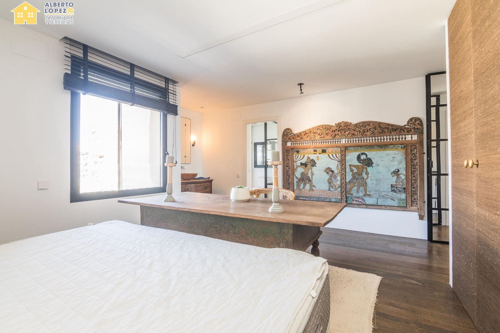 2 soverom Leilighet til leie i Alicante by med garasje - € 2 500 (Ref: 9230493)