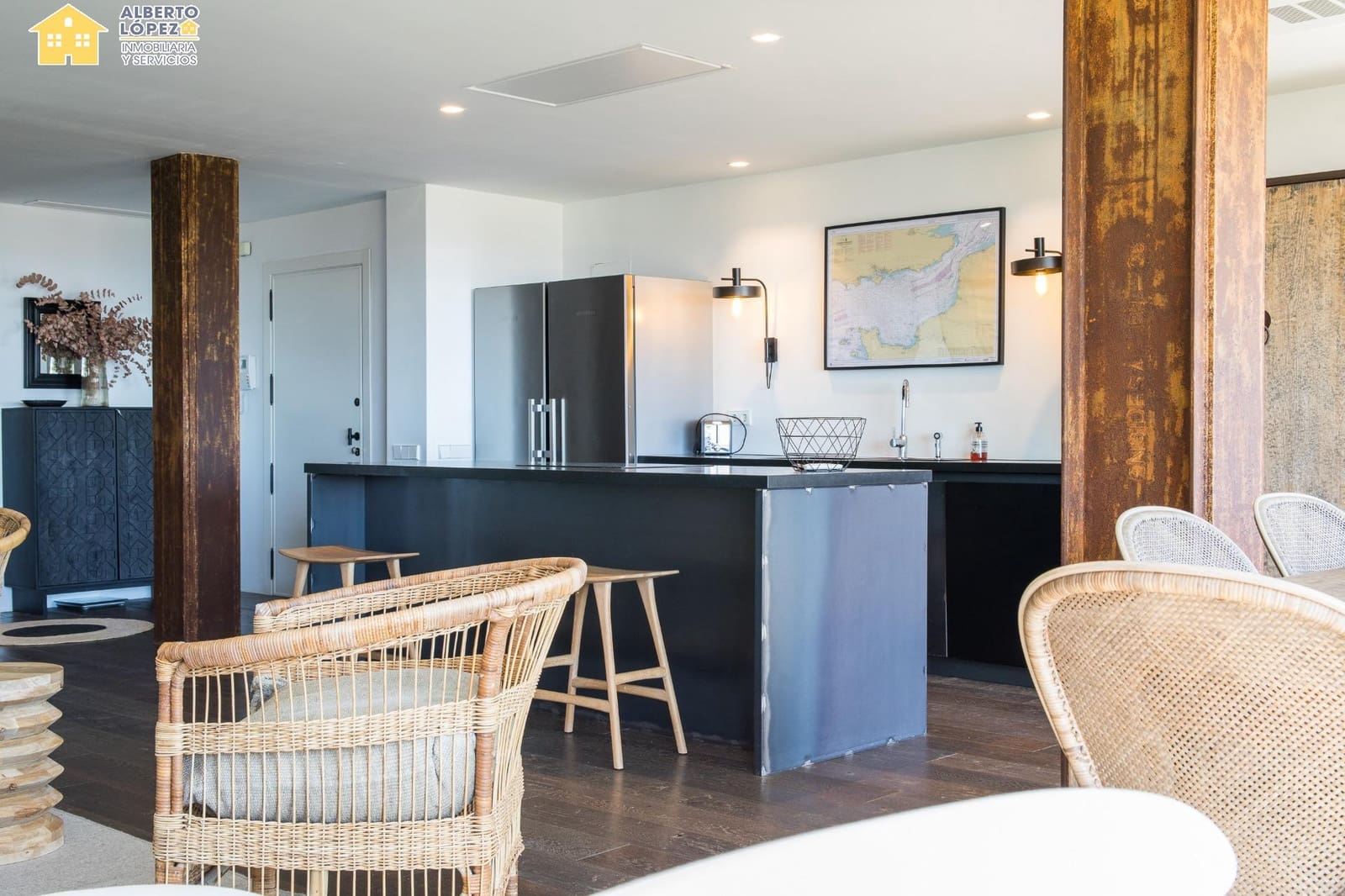 2 soverom Leilighet til leie i Alicante by med garasje - € 2 500 (Ref: 9230493)