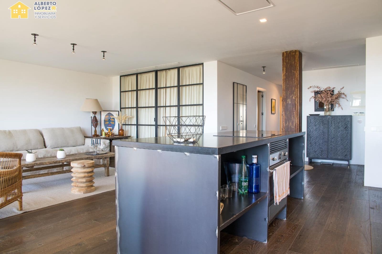 2 soverom Leilighet til leie i Alicante by med garasje - € 2 500 (Ref: 9230493)