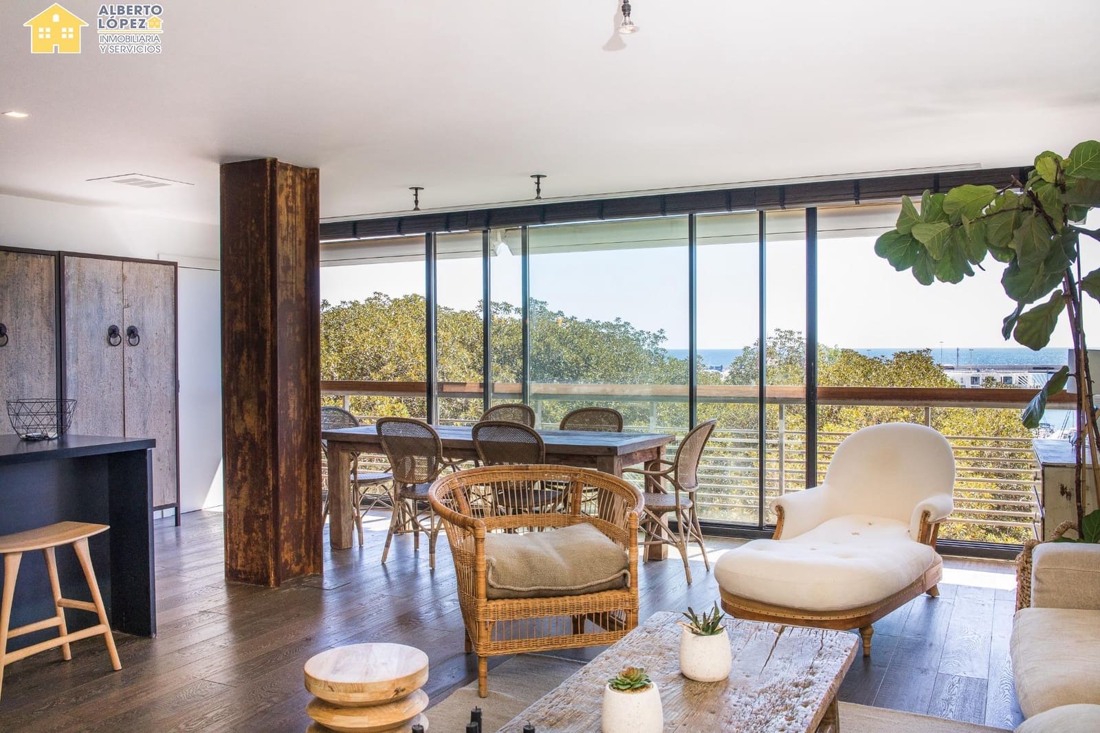 2 soverom Leilighet til leie i Alicante by med garasje - € 2 500 (Ref: 9230493)