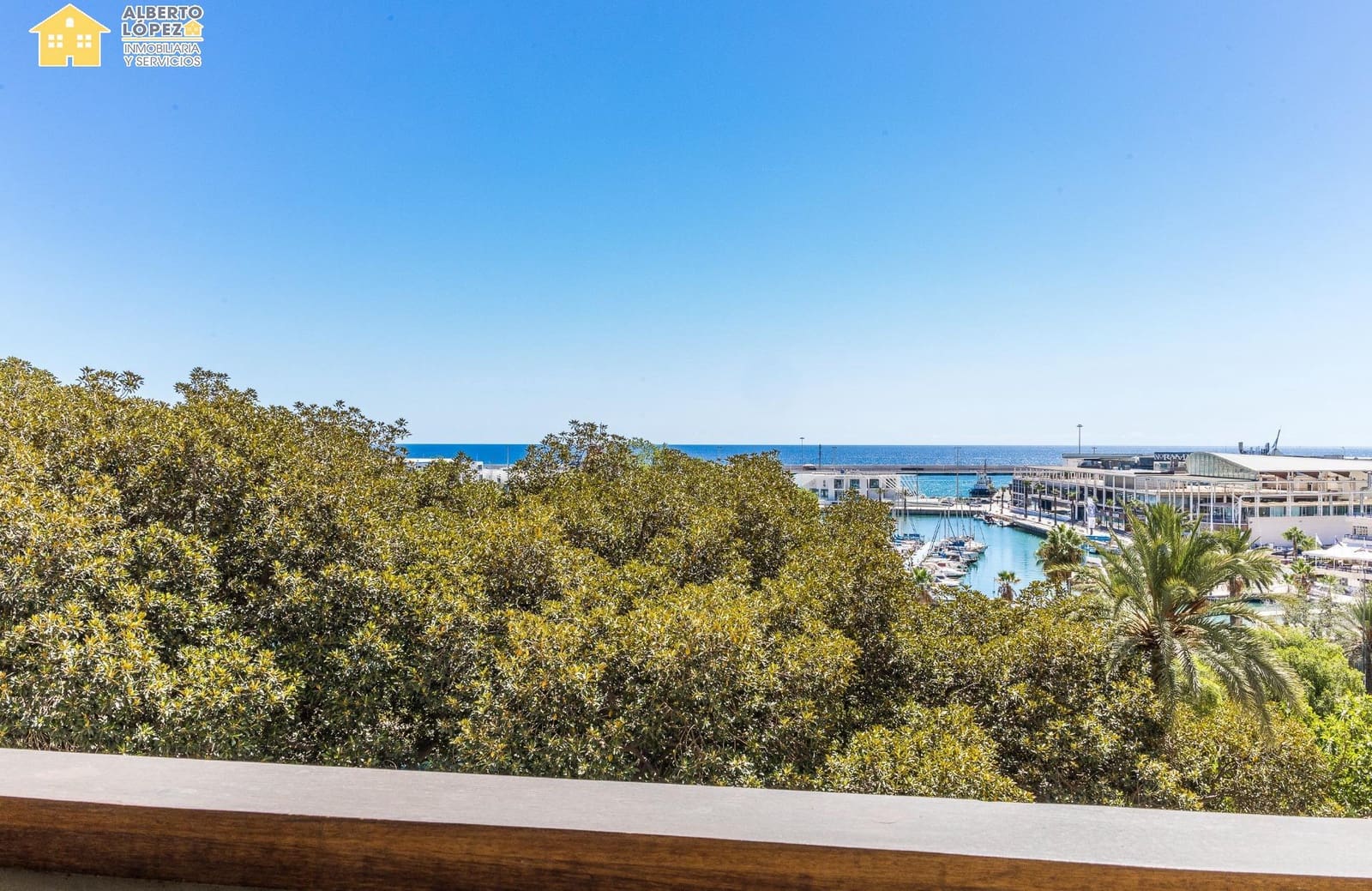 2 soverom Leilighet til leie i Alicante by med garasje - € 2 500 (Ref: 9230493)