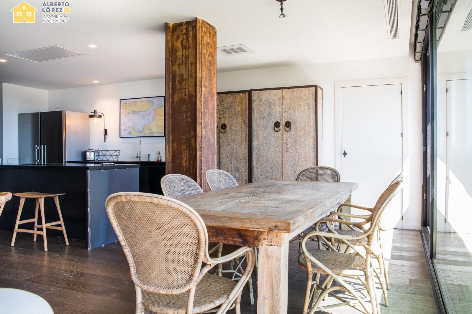 2 soverom Leilighet til leie i Alicante by med garasje - € 2 500 (Ref: 9230493)