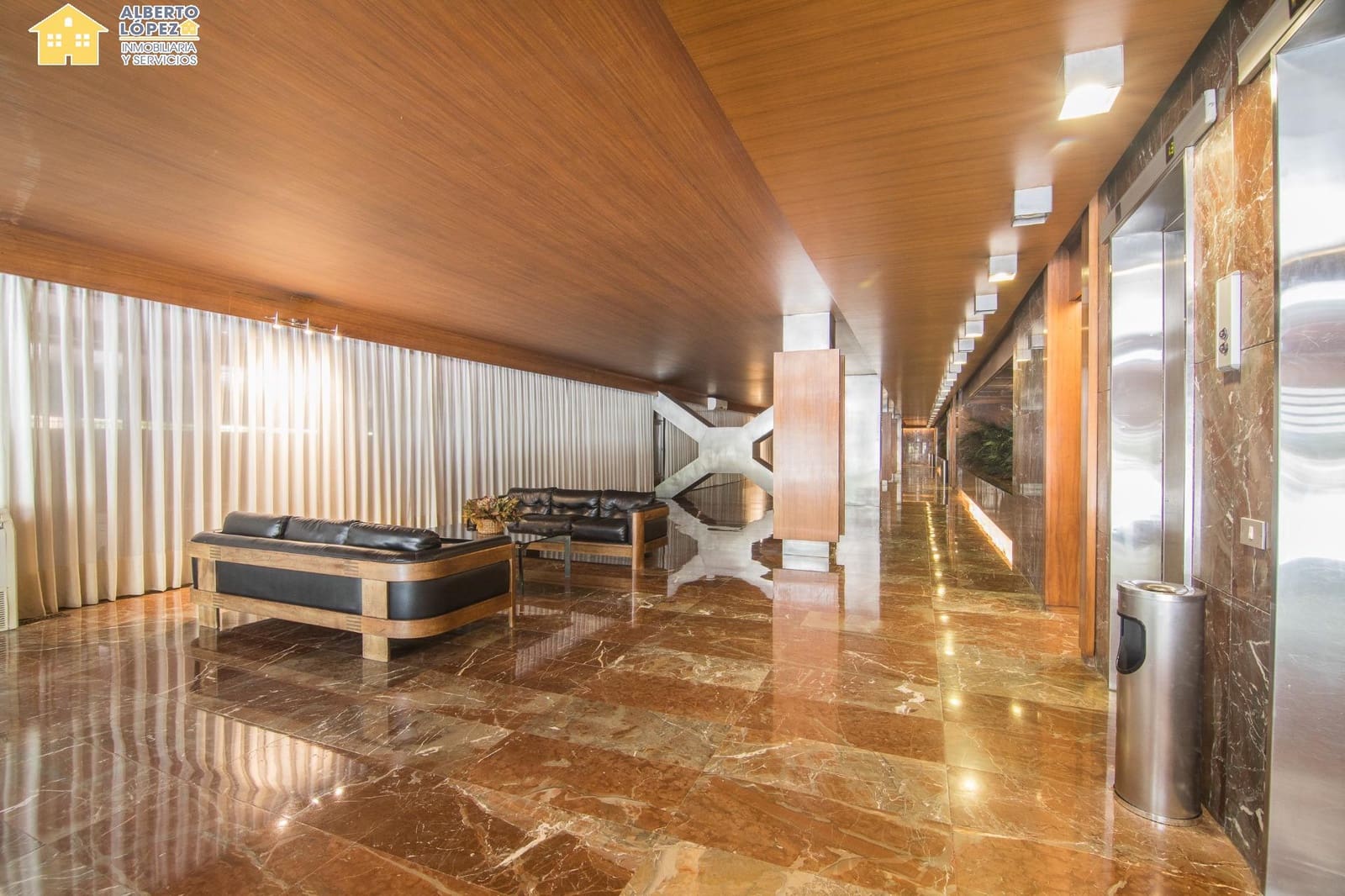 2 soverom Leilighet til leie i Alicante by med garasje - € 2 500 (Ref: 9230493)