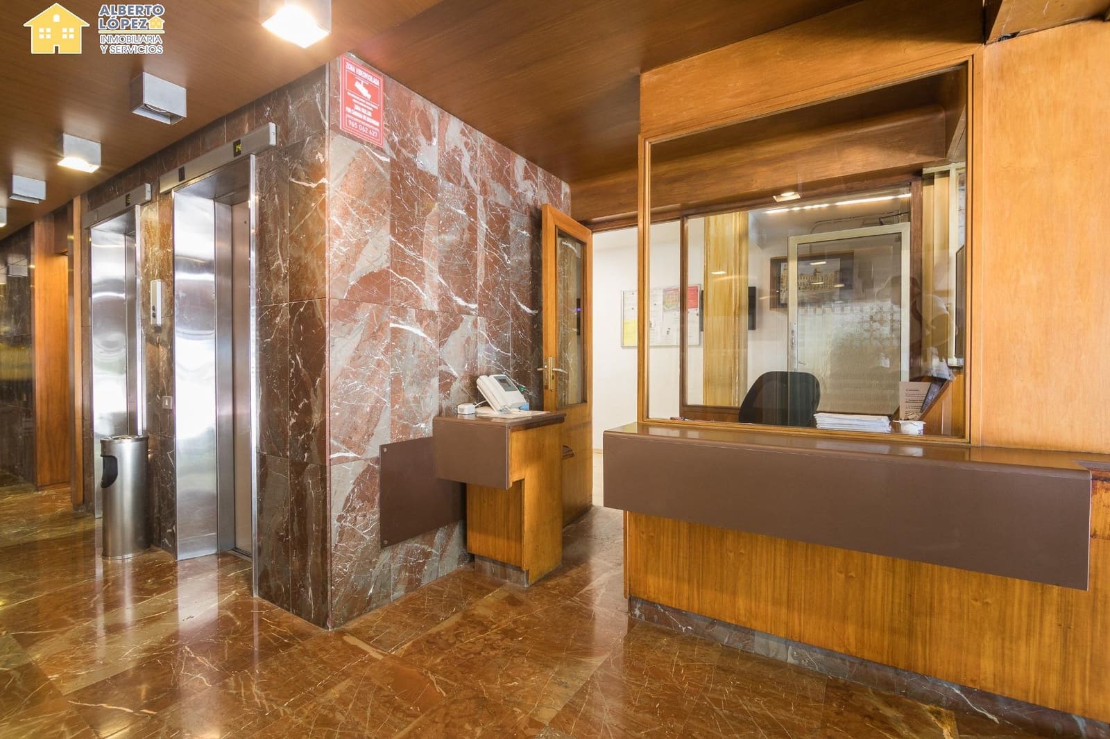 2 soverom Leilighet til leie i Alicante by med garasje - € 2 500 (Ref: 9230493)