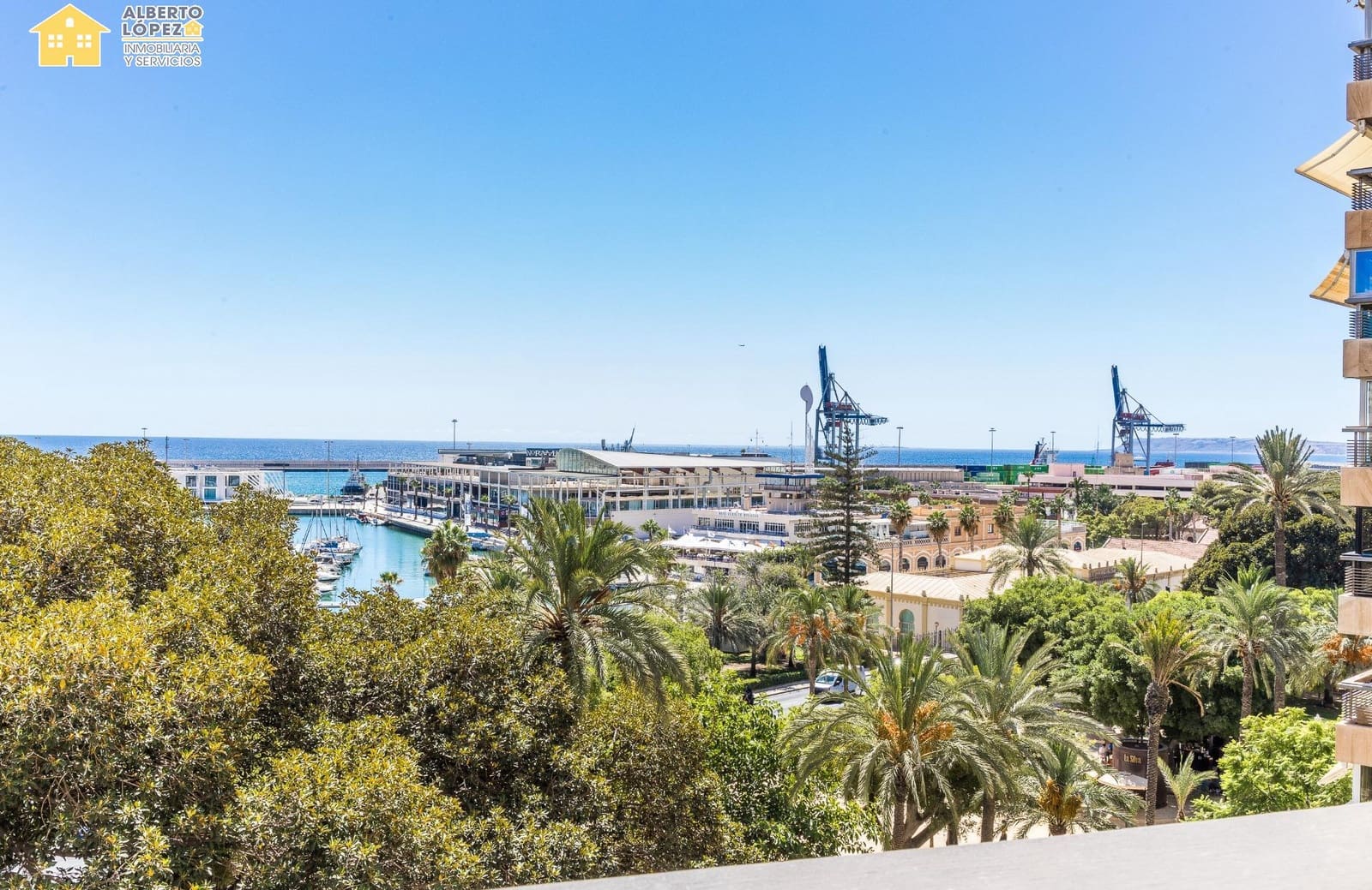 2 soverom Leilighet til leie i Alicante by med garasje - € 2 500 (Ref: 9230493)