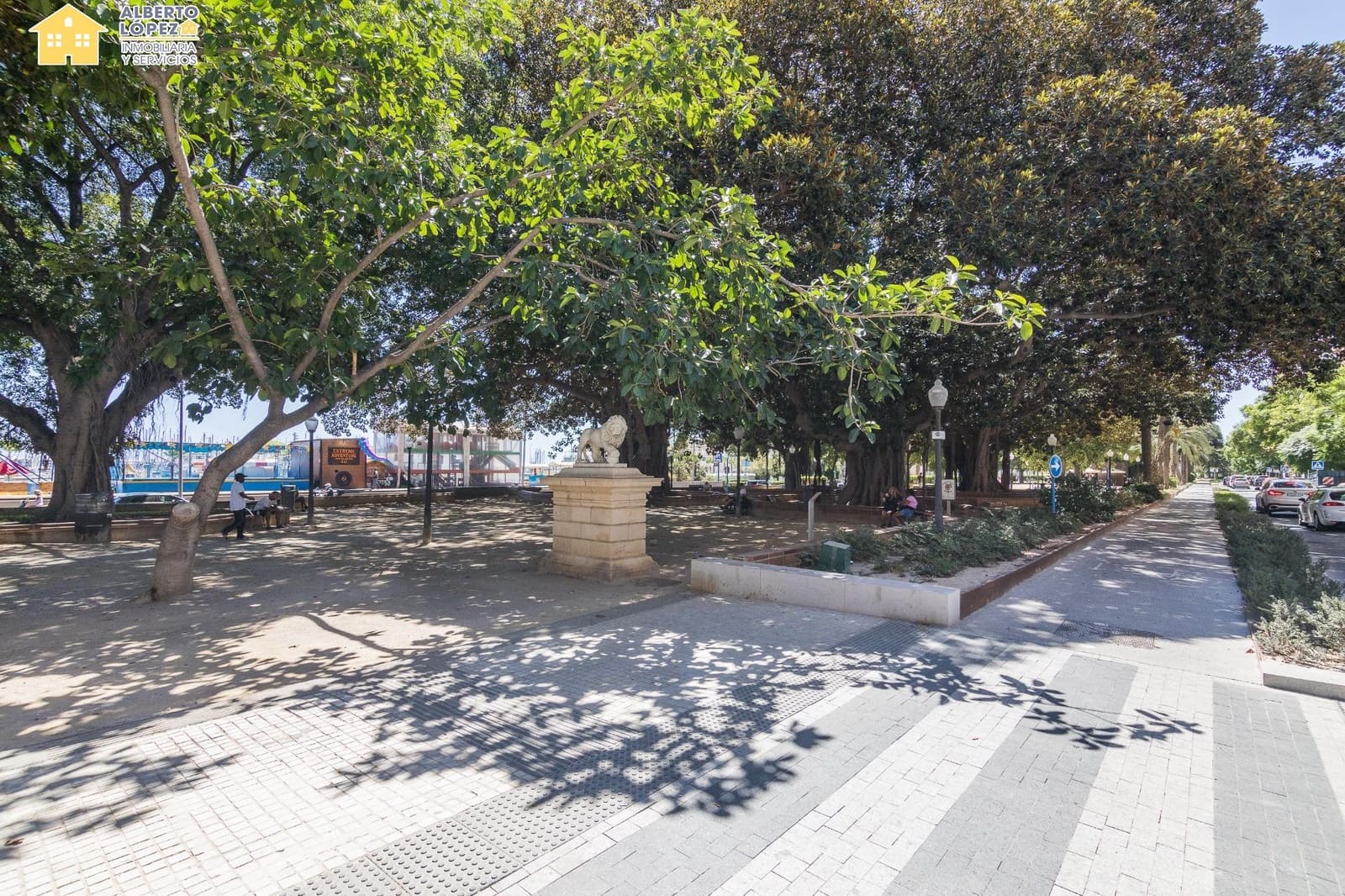 2 soverom Leilighet til leie i Alicante by med garasje - € 2 500 (Ref: 9230493)