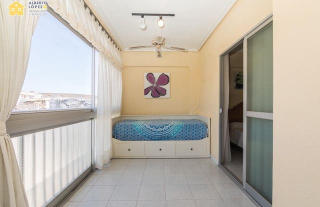 Apartamento de 2 habitaciones en Santa Pola en venta - 188.000 € (Ref: 9240050)