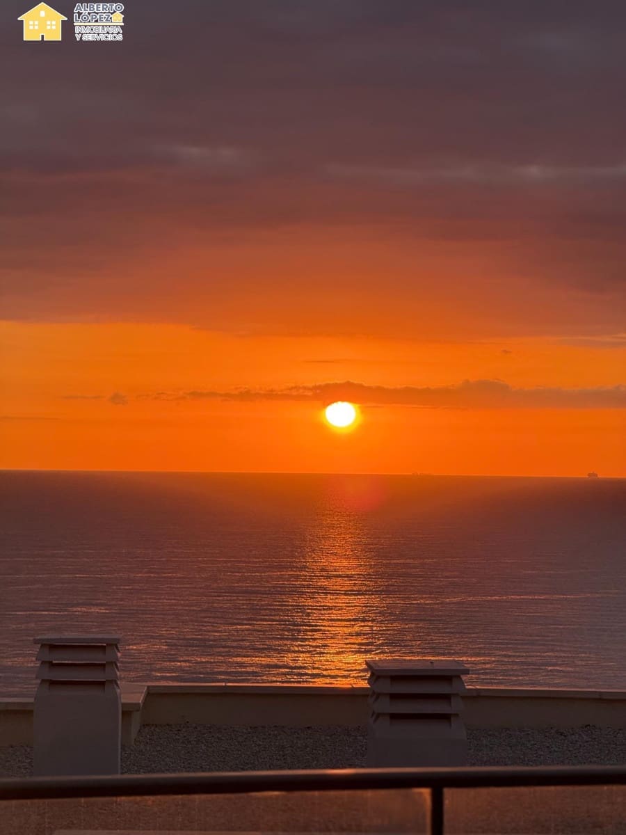 3 quarto Bungalow para venda em Arenales del Sol com piscina garagem - 470 000 € (Ref: 9282295)