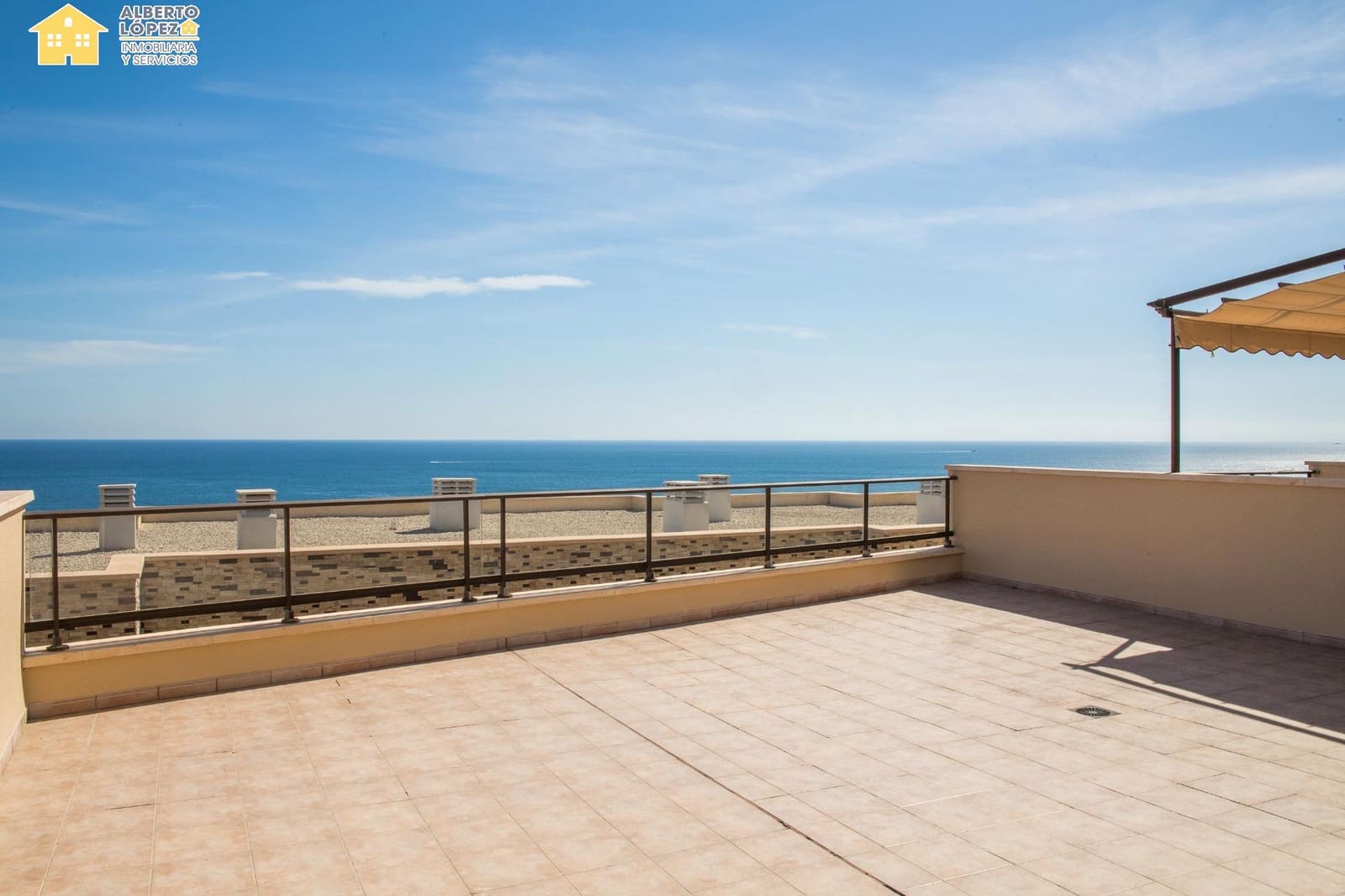 3 quarto Bungalow para venda em Arenales del Sol com piscina garagem - 470 000 € (Ref: 9282295)