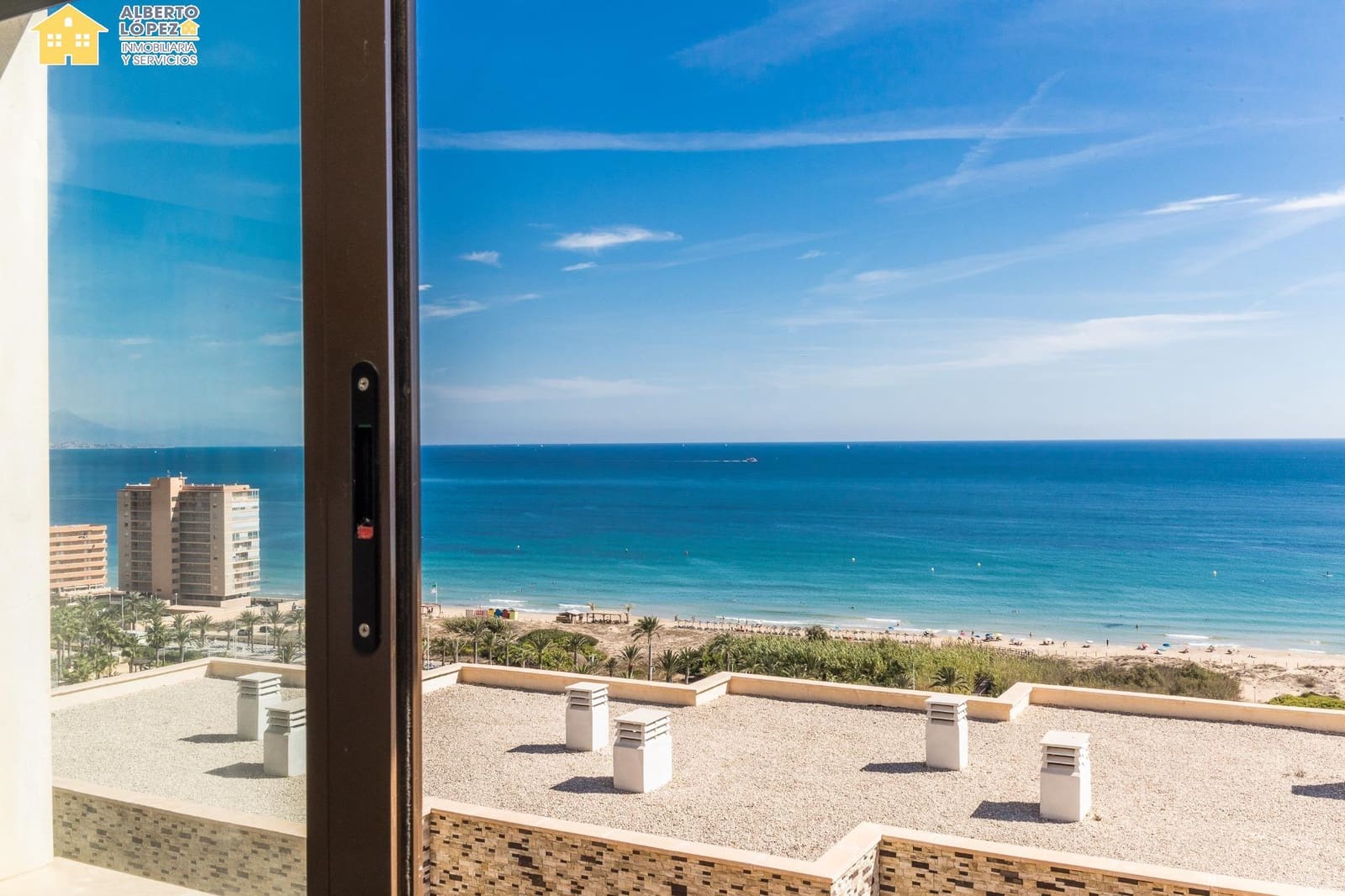 3 quarto Bungalow para venda em Arenales del Sol com piscina garagem - 470 000 € (Ref: 9282295)