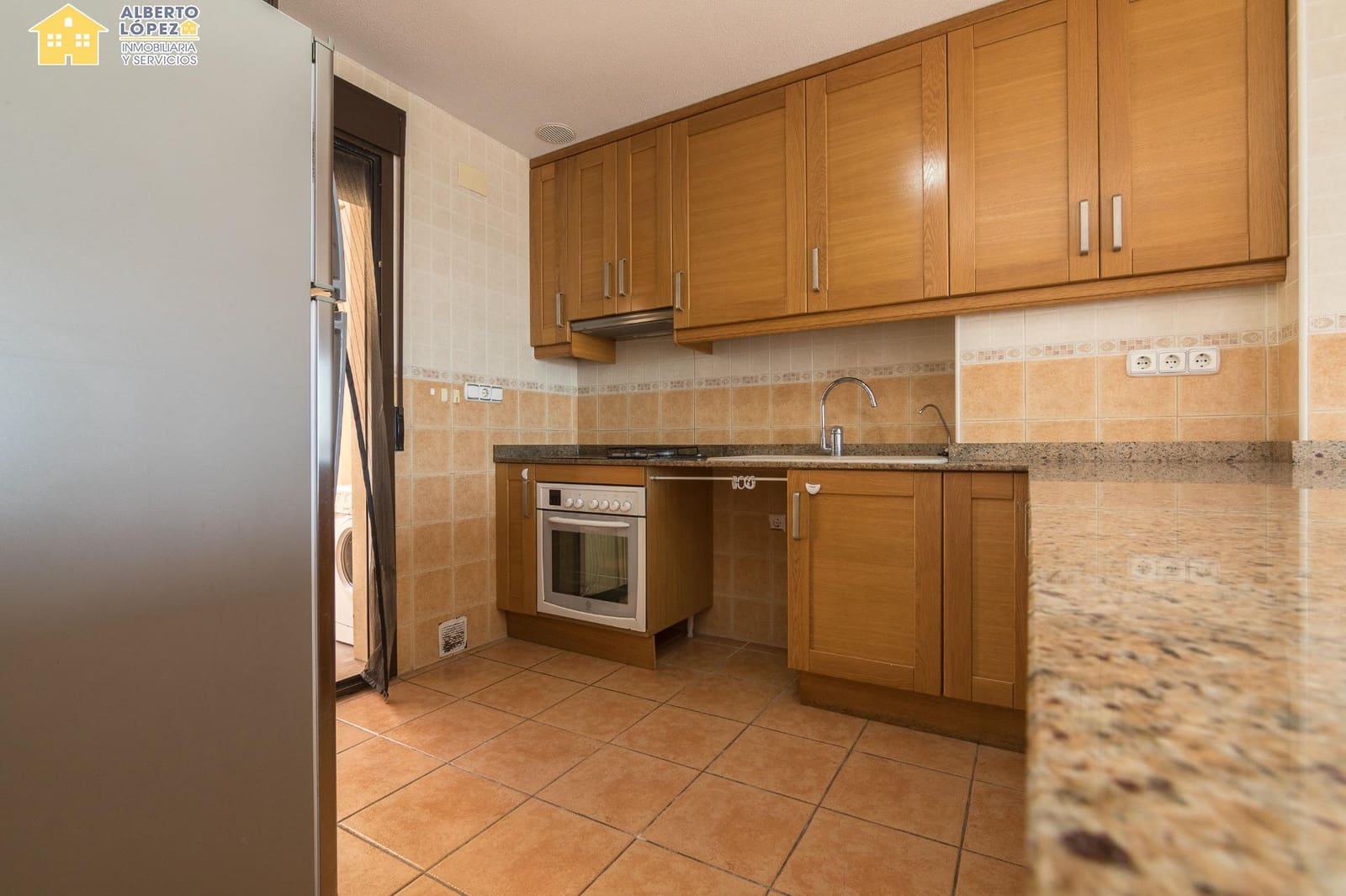 3 quarto Bungalow para venda em Arenales del Sol com piscina garagem - 470 000 € (Ref: 9282295)