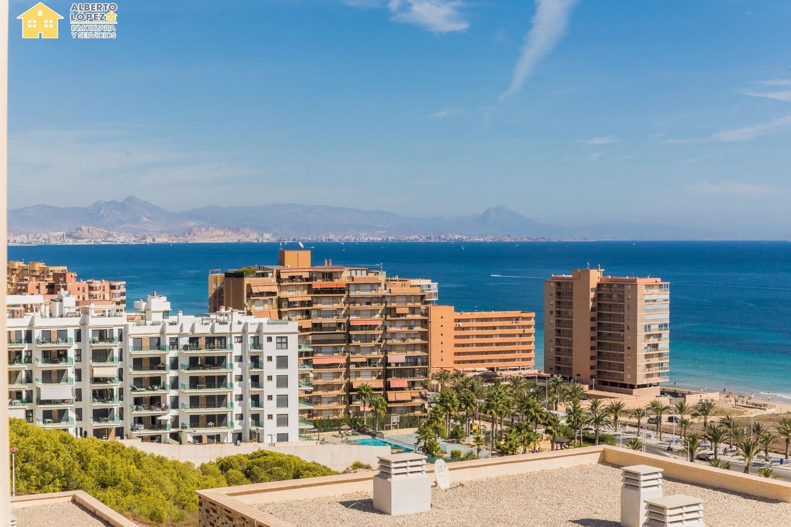 3 quarto Bungalow para venda em Arenales del Sol com piscina garagem - 470 000 € (Ref: 9282295)