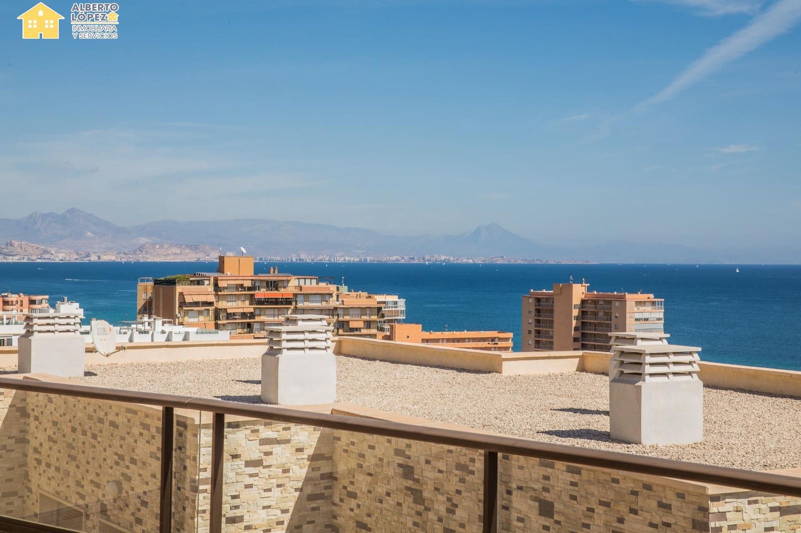 3 camera da letto Bungalow in vendita in Arenales del Sol con piscina garage - 458.000 € (Rif: 9282295)