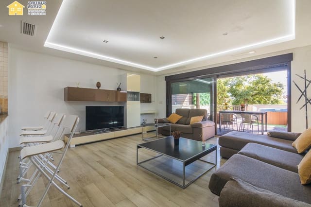 3 soveværelse Bungalow til salg i Arenales del Sol, Elche / Elx med swimmingpool garage - € 425.000 (Ref: 9367668)