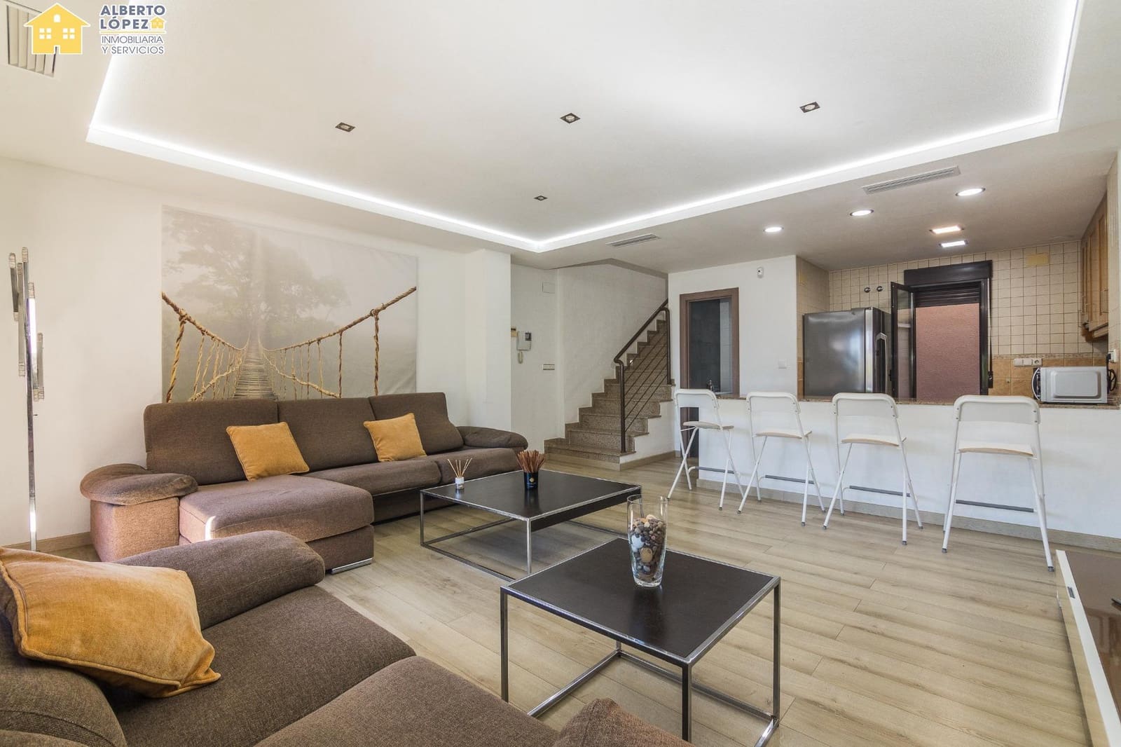 3 quarto Bungalow para venda em Arenales del Sol com piscina garagem - 425 000 € (Ref: 9367668)