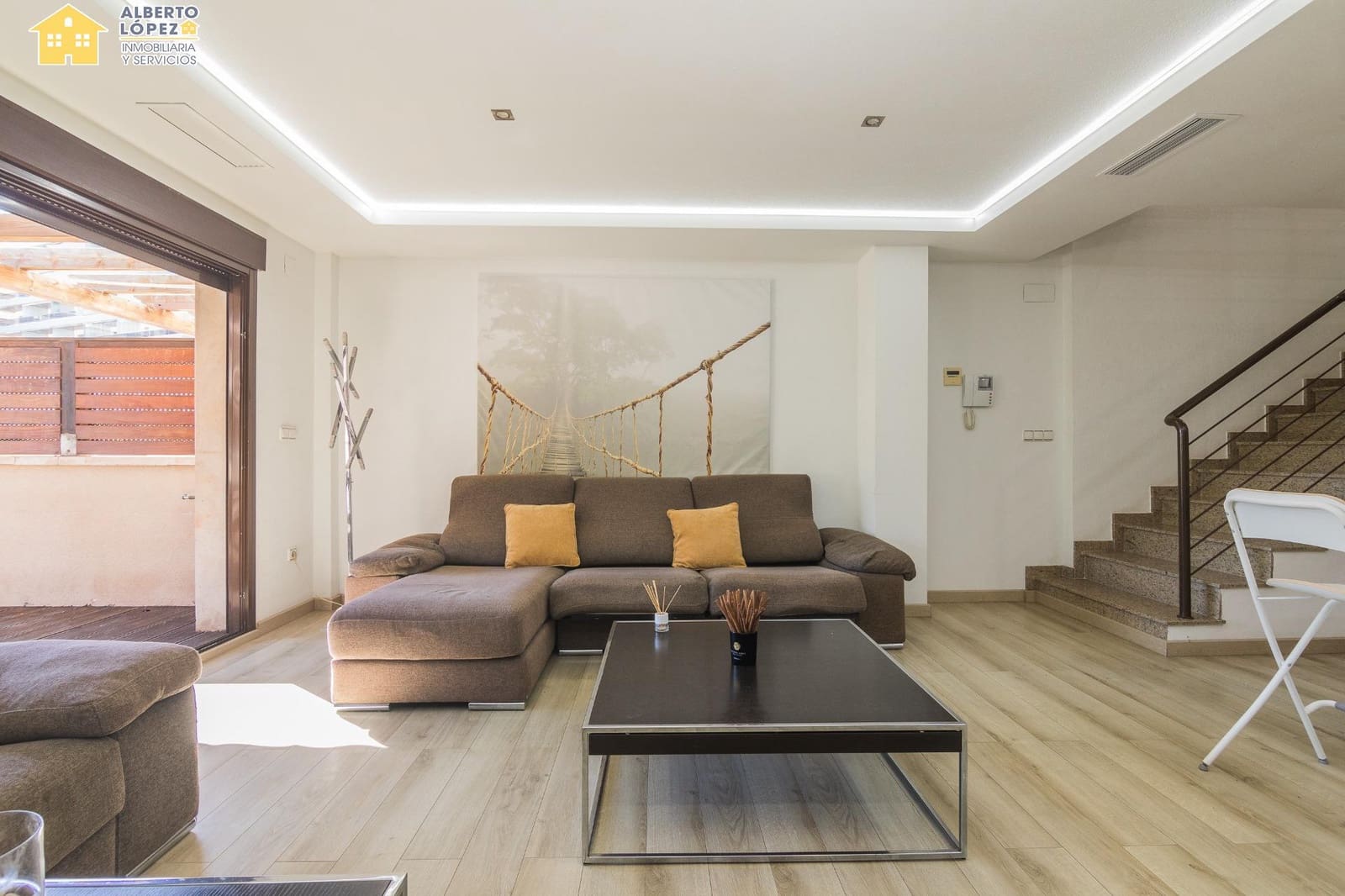 3 quarto Bungalow para venda em Arenales del Sol com piscina garagem - 425 000 € (Ref: 9367668)