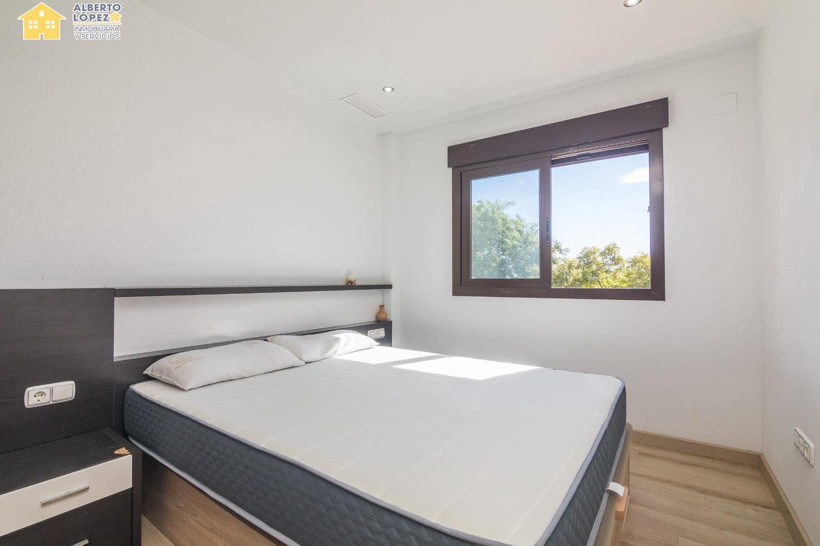 3 quarto Bungalow para venda em Arenales del Sol com piscina garagem - 425 000 € (Ref: 9367668)