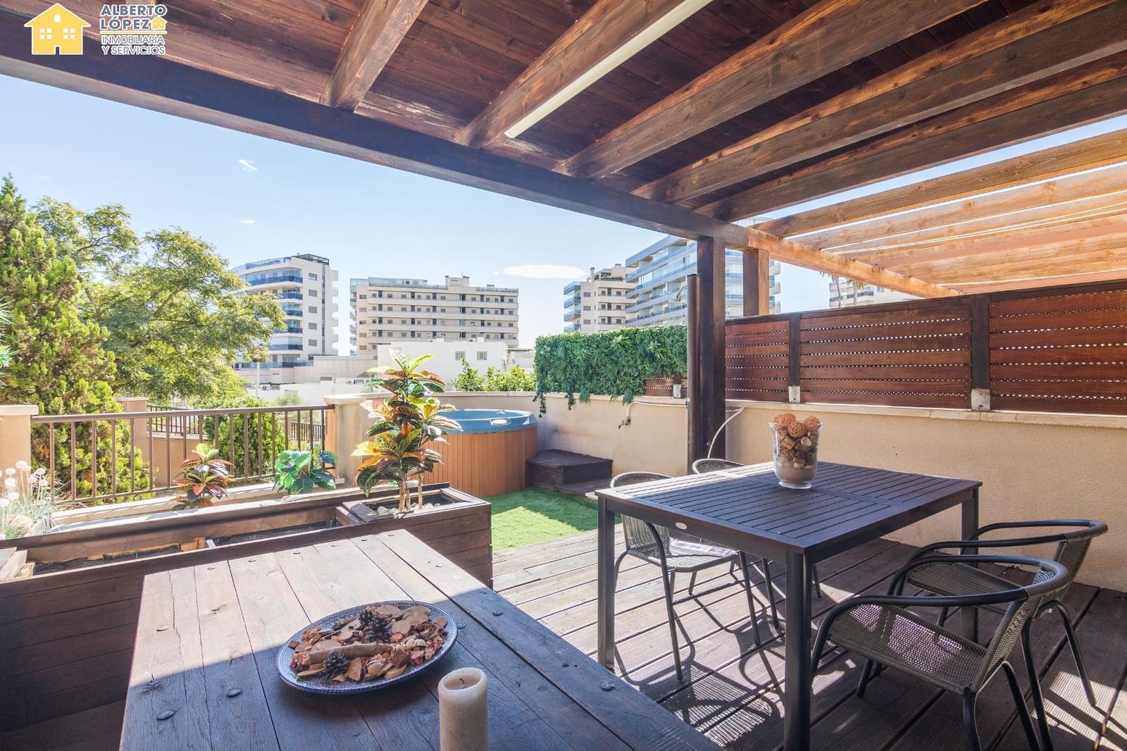 3 quarto Bungalow para venda em Arenales del Sol com piscina garagem - 425 000 € (Ref: 9367668)