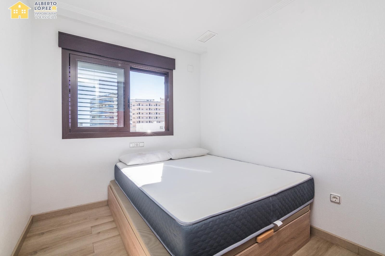 3 quarto Bungalow para venda em Arenales del Sol com piscina garagem - 425 000 € (Ref: 9367668)